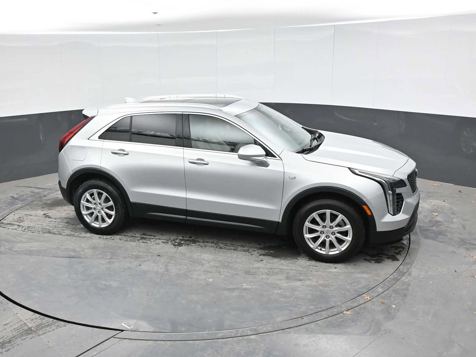 Used 2019 Cadillac XT4 Luxury w/ Cold Weather Package AWD/4WD image 33