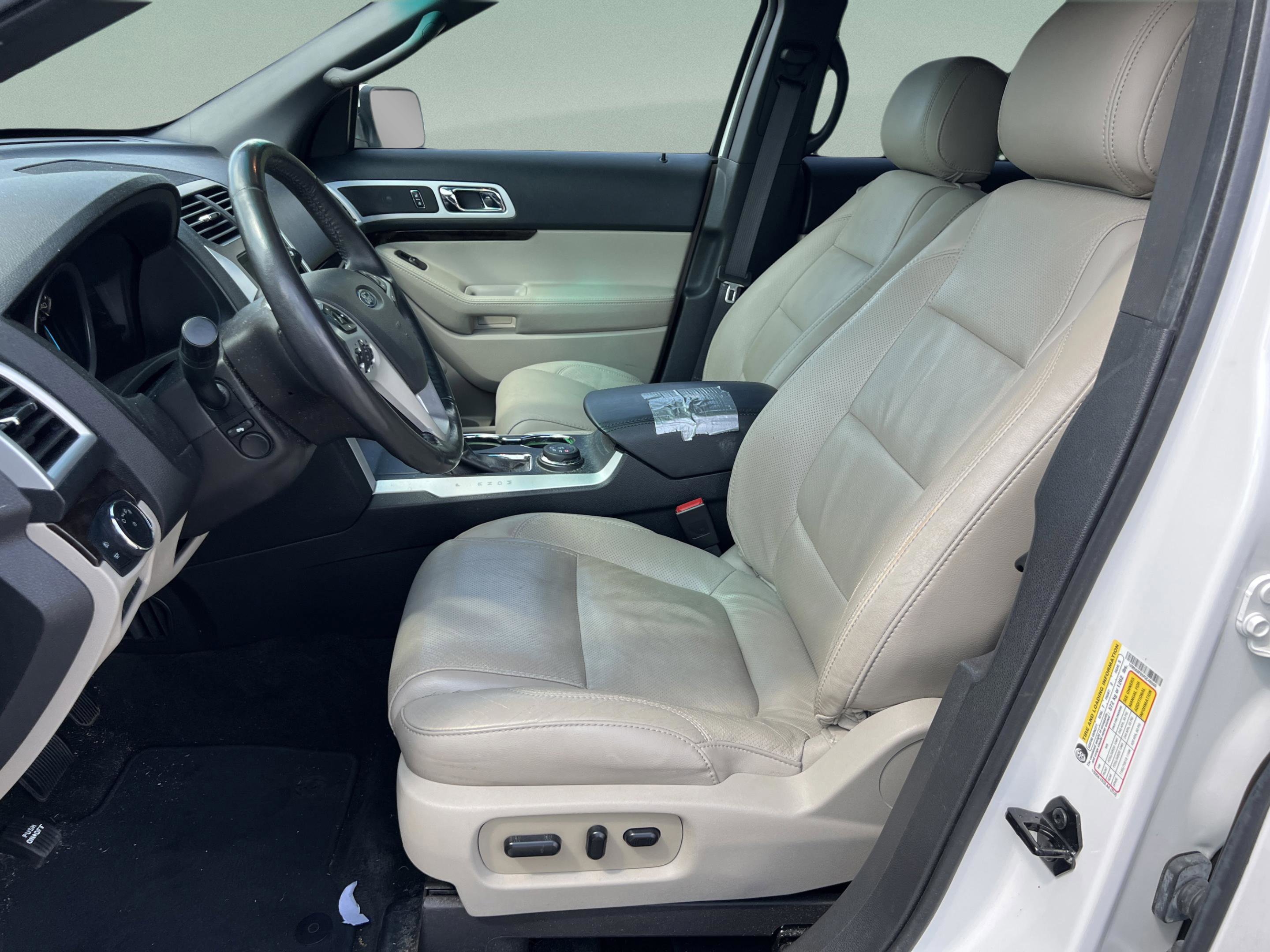 Used 2015 Ford Explorer Limited w/ Equipment Group 302A AWD/4WD image 27