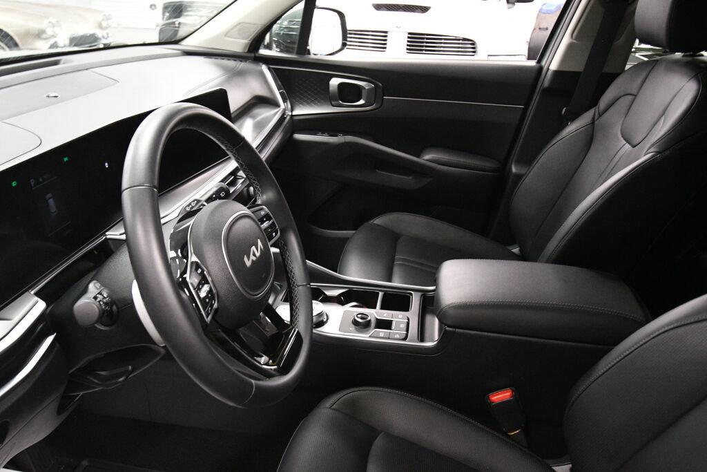 Used 2025 Kia Sorento EX AWD/4WD image 19