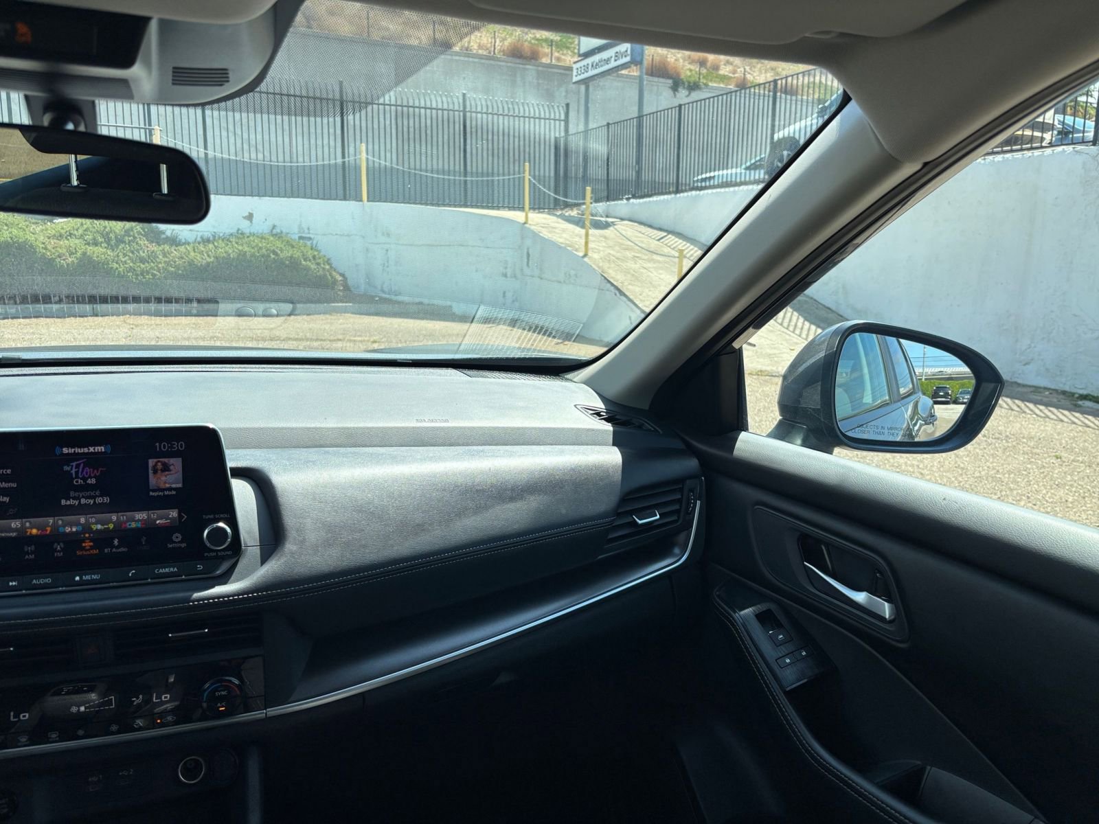 Used 2025 Nissan Rogue SV FWD image 37