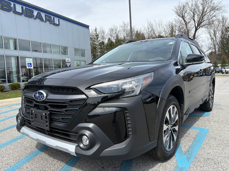Used 2023 Subaru Outback Limited AWD/4WD image 1