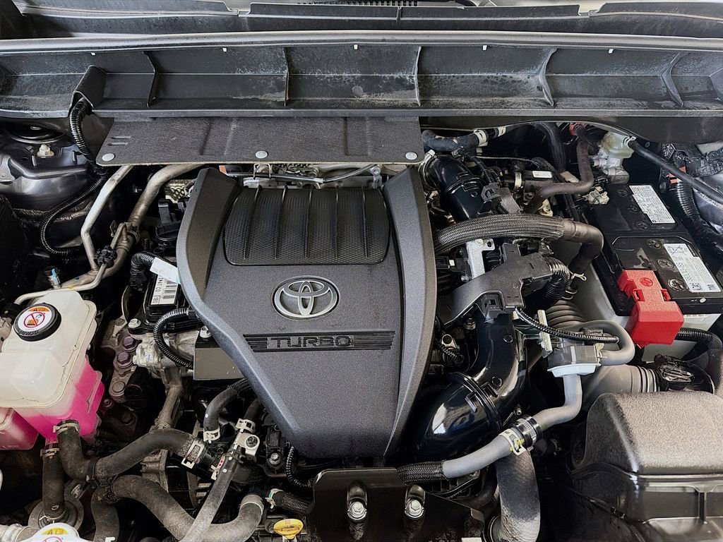 Used 2023 Toyota Highlander XLE AWD/4WD image 33