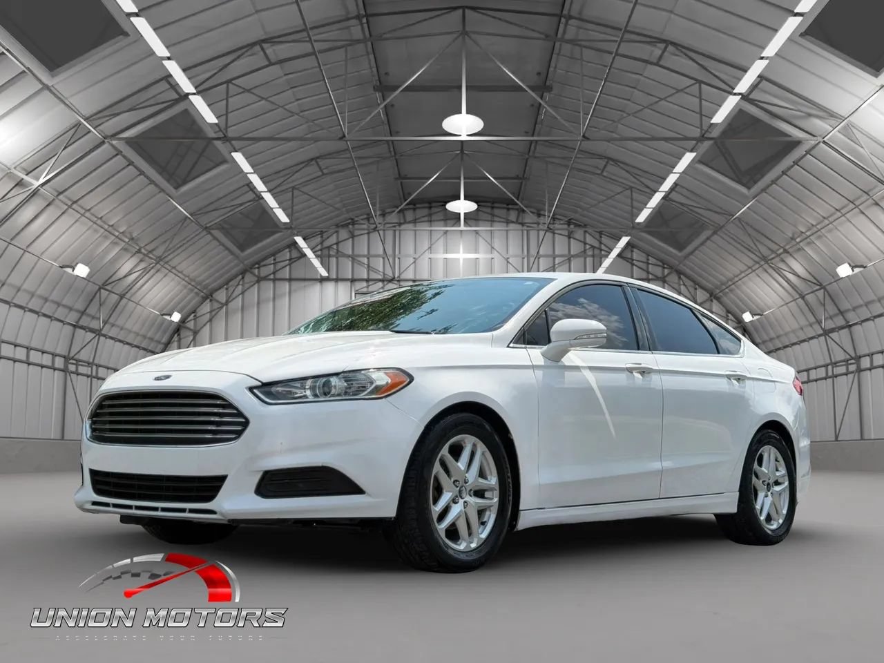 Used 2014 Ford Fusion SE FWD image 3