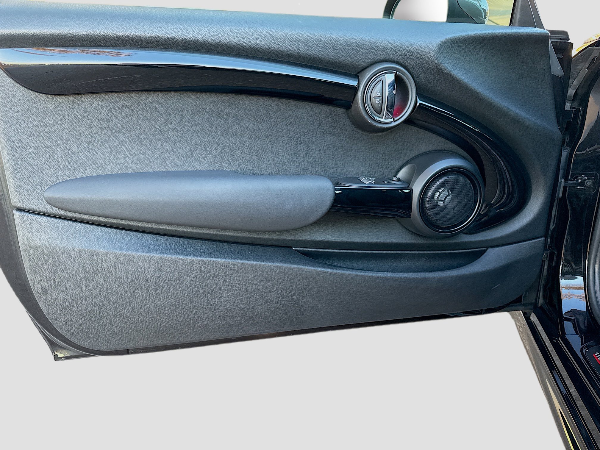 Used 2019 MINI Cooper John Cooper Works w/ Signature Upholstery Package image 20