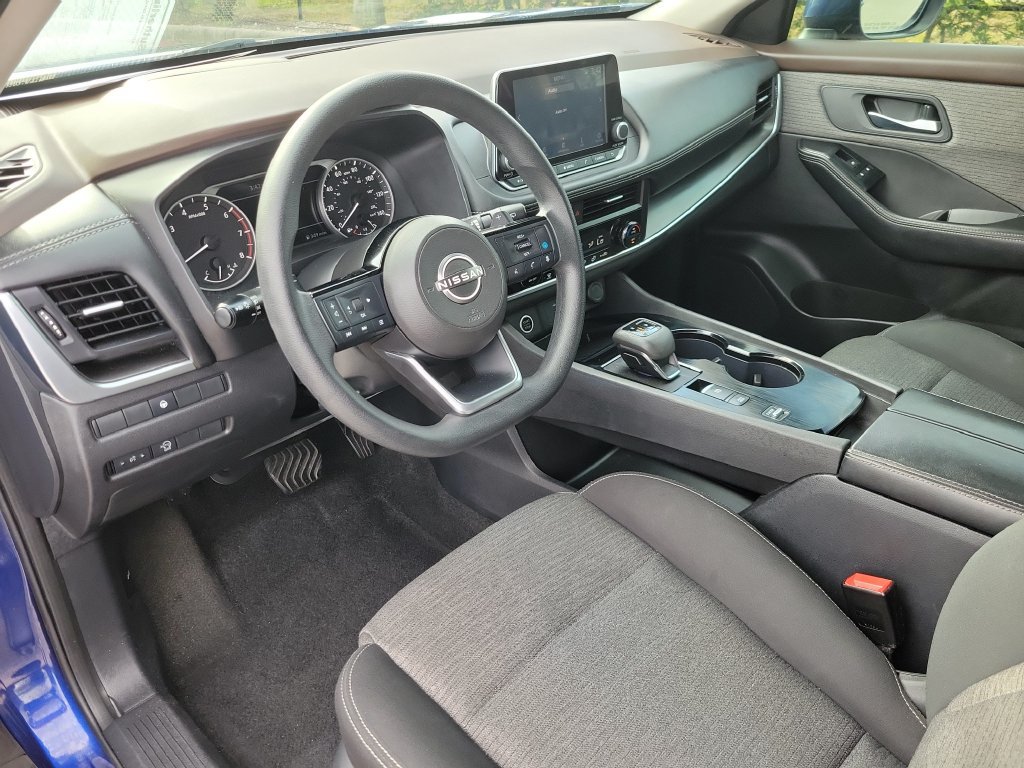 Used 2023 Nissan Rogue SV FWD image 15