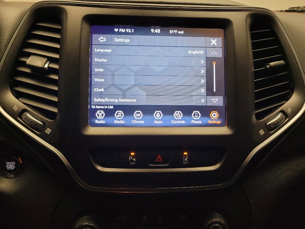 Used 2021 Jeep Cherokee Trailhawk image 25