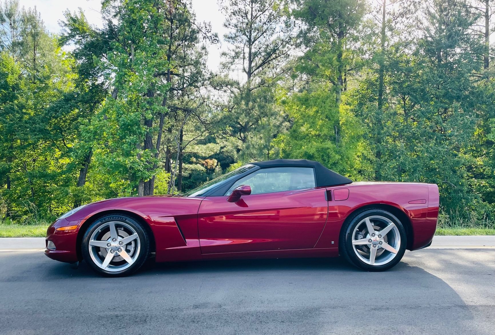 Used 2006 Chevrolet Corvette Convertible w/ Preferred Equipment Group RWD image 7