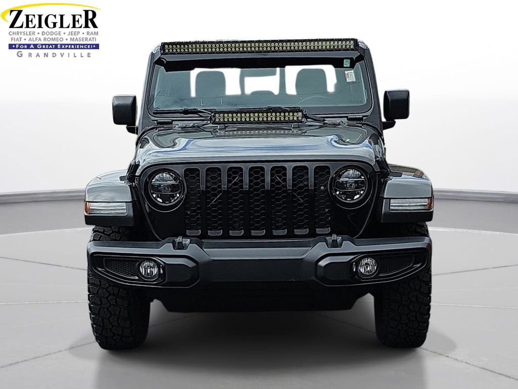 Used 2021 Jeep Gladiator Willys image 2