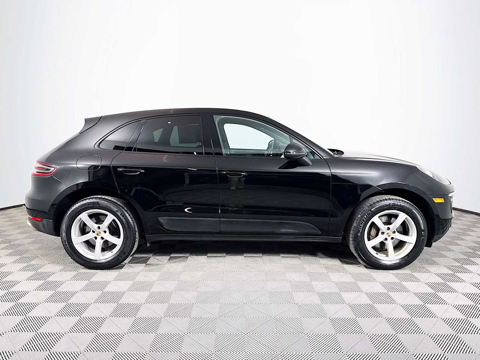 Used 2017 Porsche Macan image 4
