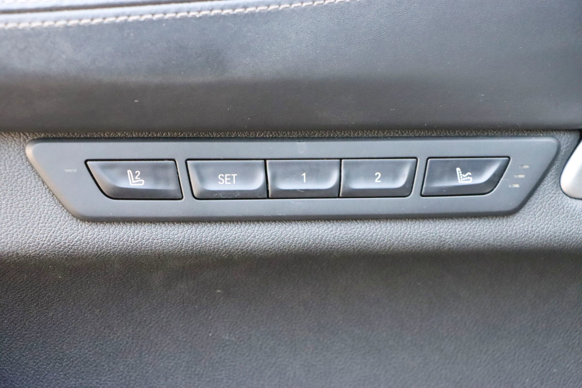 Used 2019 BMW 750i w/ Executive Package RWD image 15