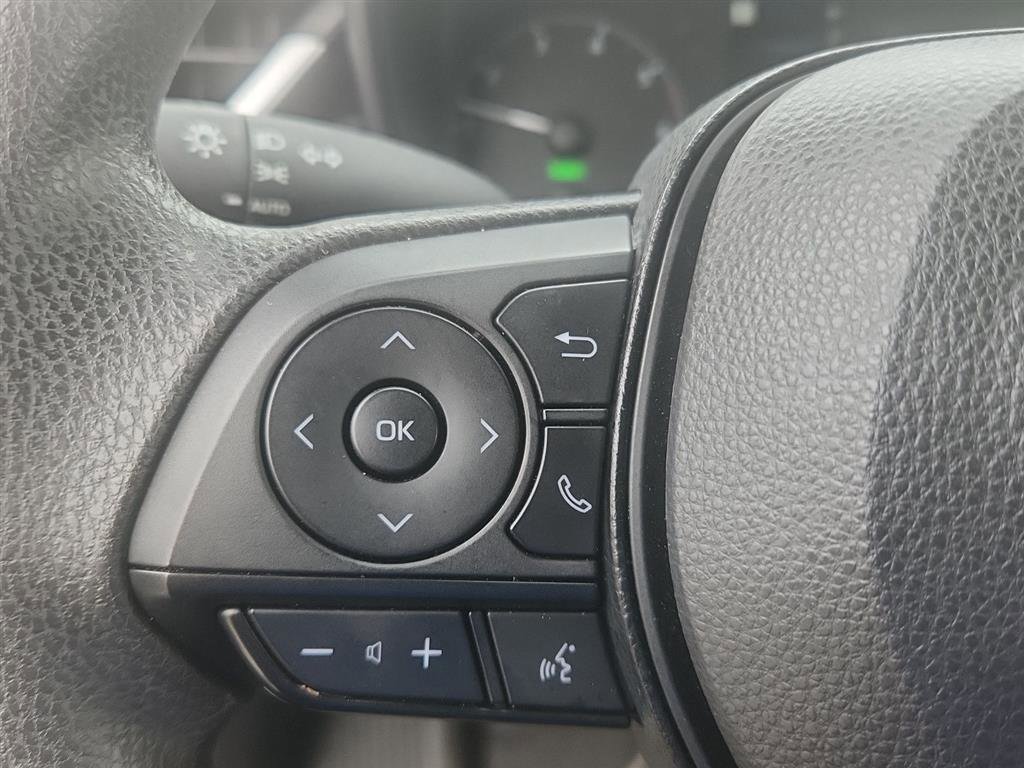 Used 2024 Toyota Corolla LE w/ LE Convenience Package FWD image 19