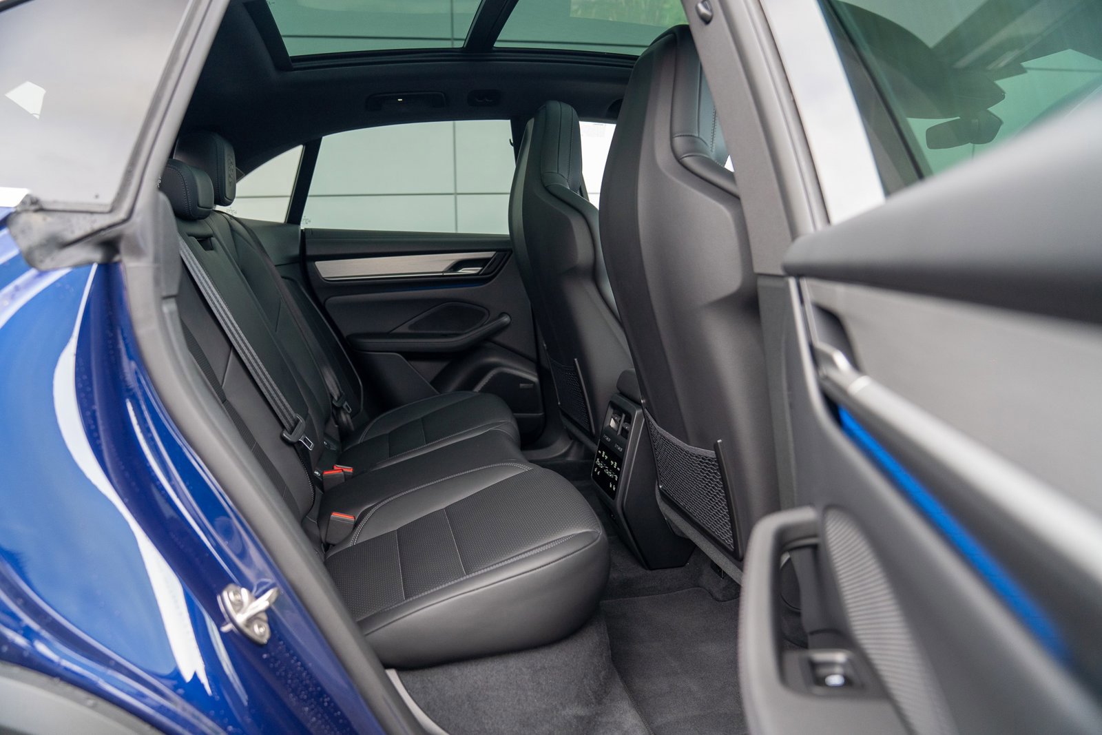 New 2025 Porsche Macan 4S Electric image 26