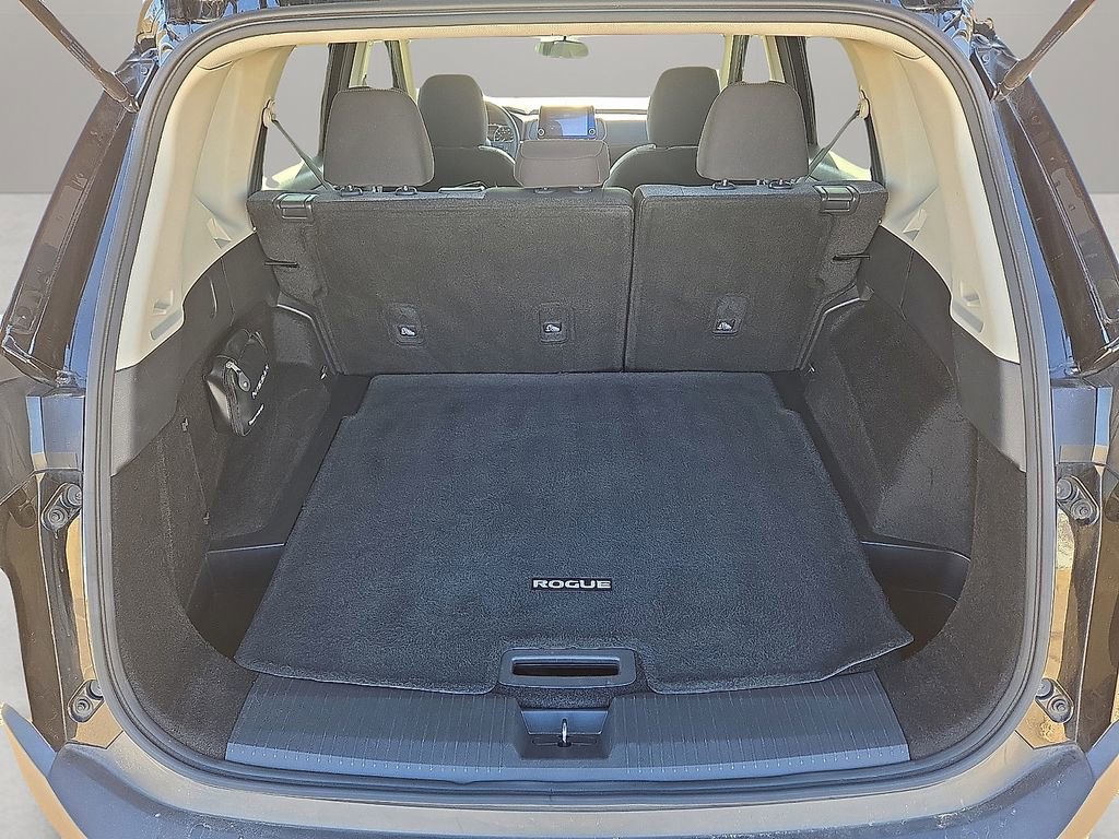 Used 2023 Nissan Rogue SV image 13