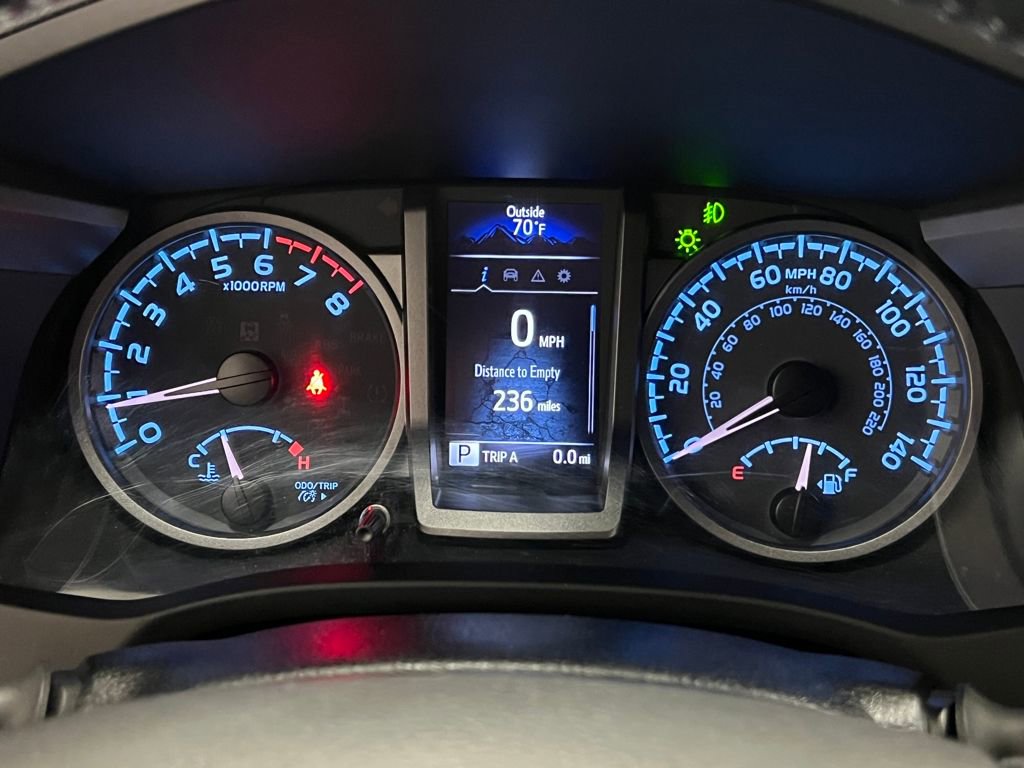 Used 2022 Toyota Tacoma TRD Sport w/ Technology Package image 17