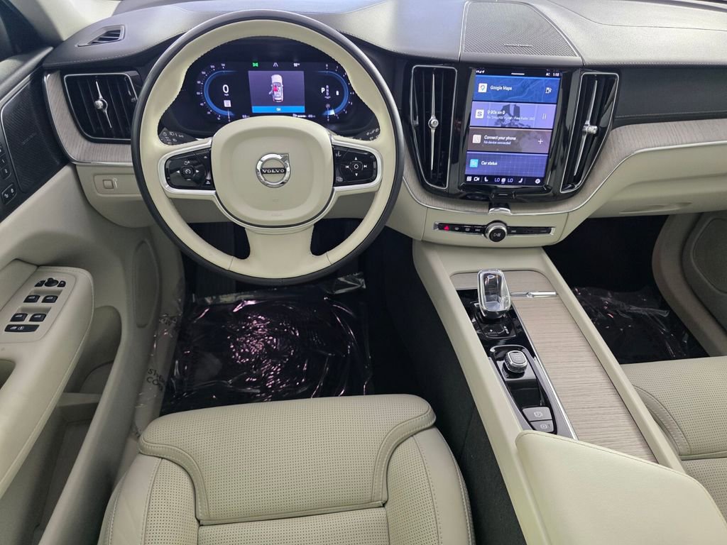 Used 2022 Volvo XC60 B5 Inscription w/ Protection Package Premier image 13