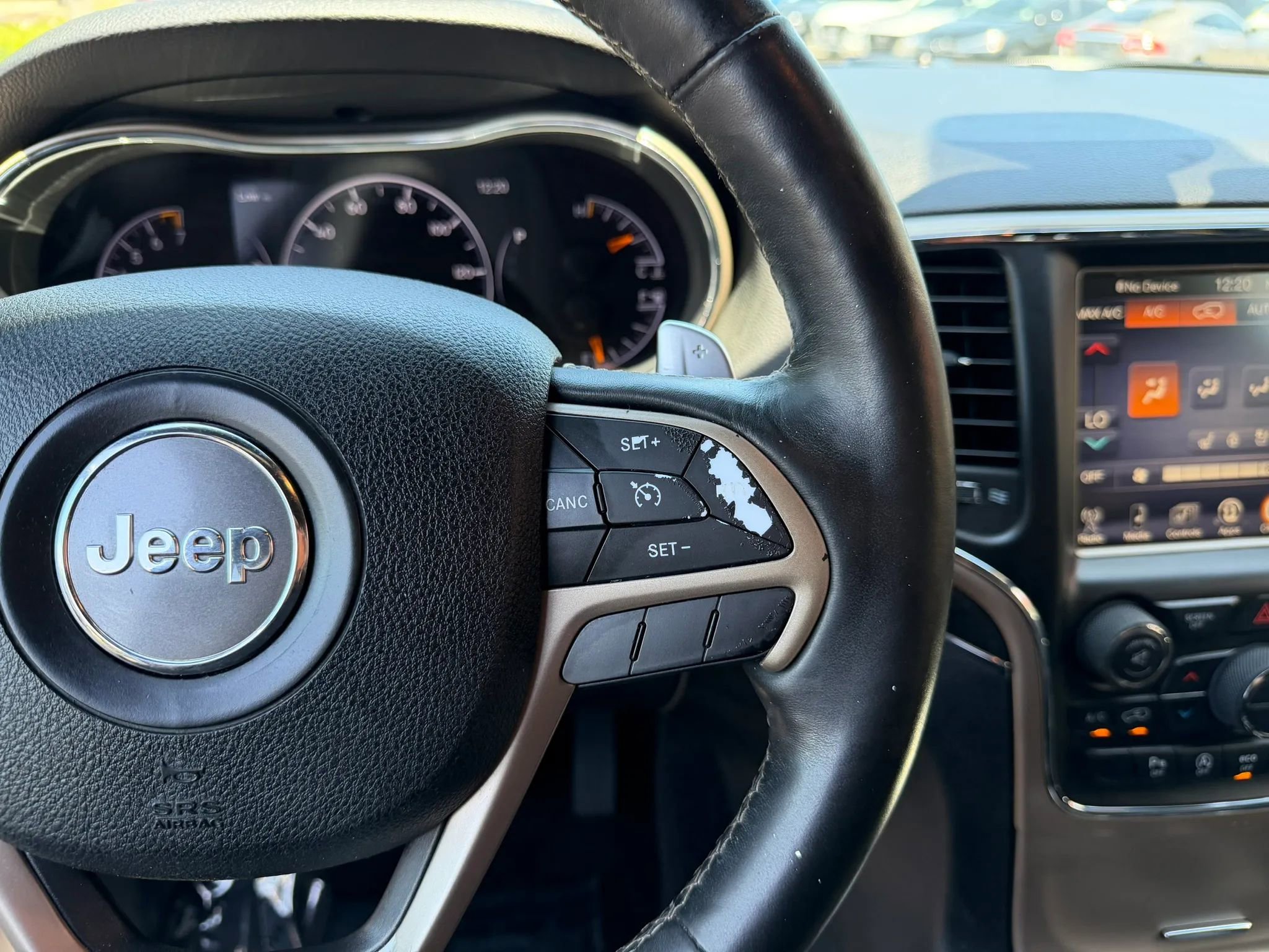 Used 2017 Jeep Grand Cherokee Limited w/ Luxury Group II AWD/4WD image 26