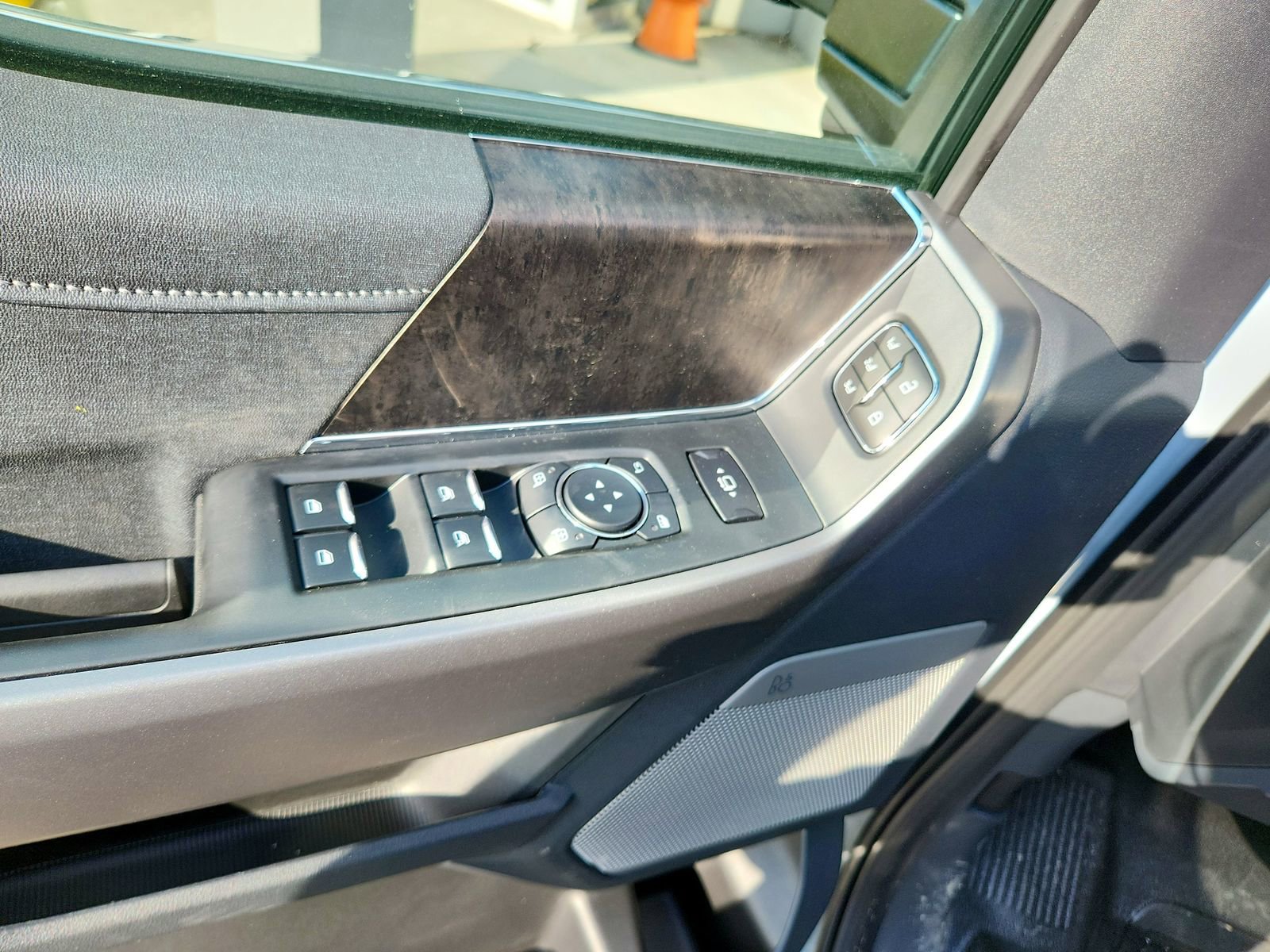 New 2026 Ford F250 Lariat w/ Lariat Premium Package image 22