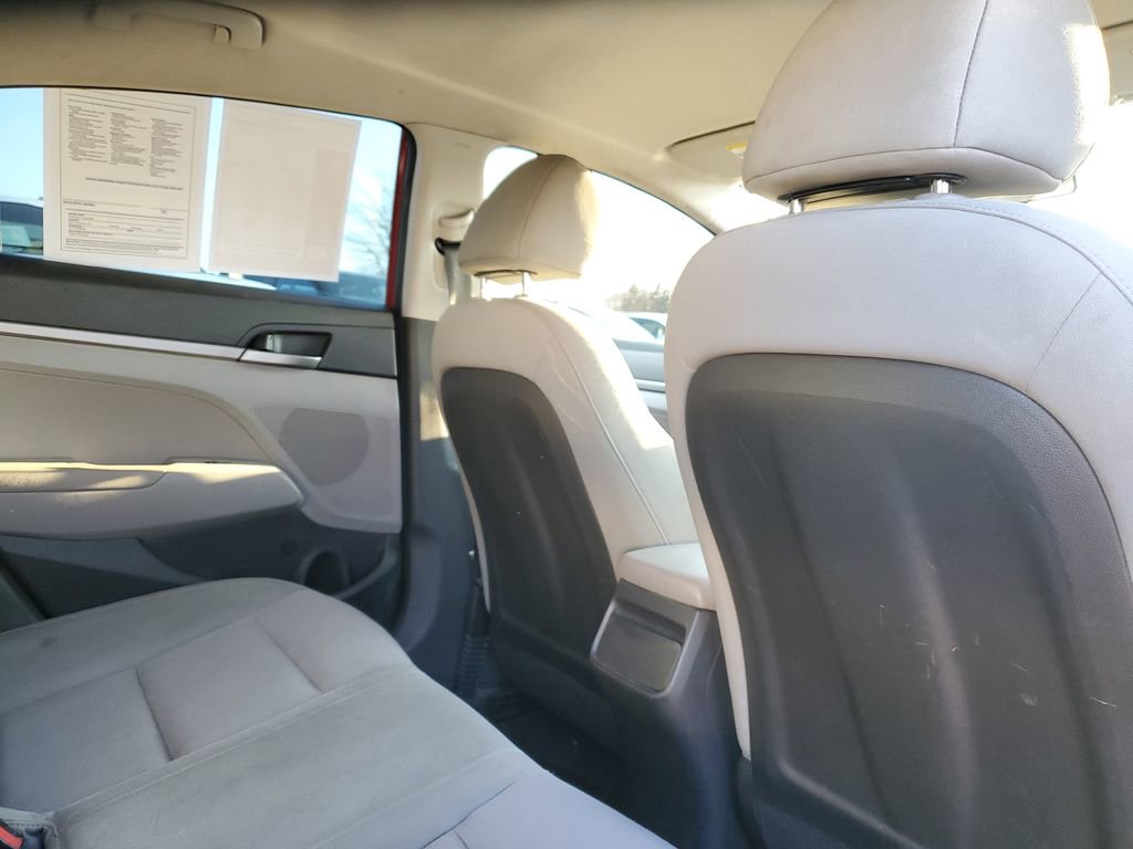 Used 2017 Hyundai Elantra SE image 27