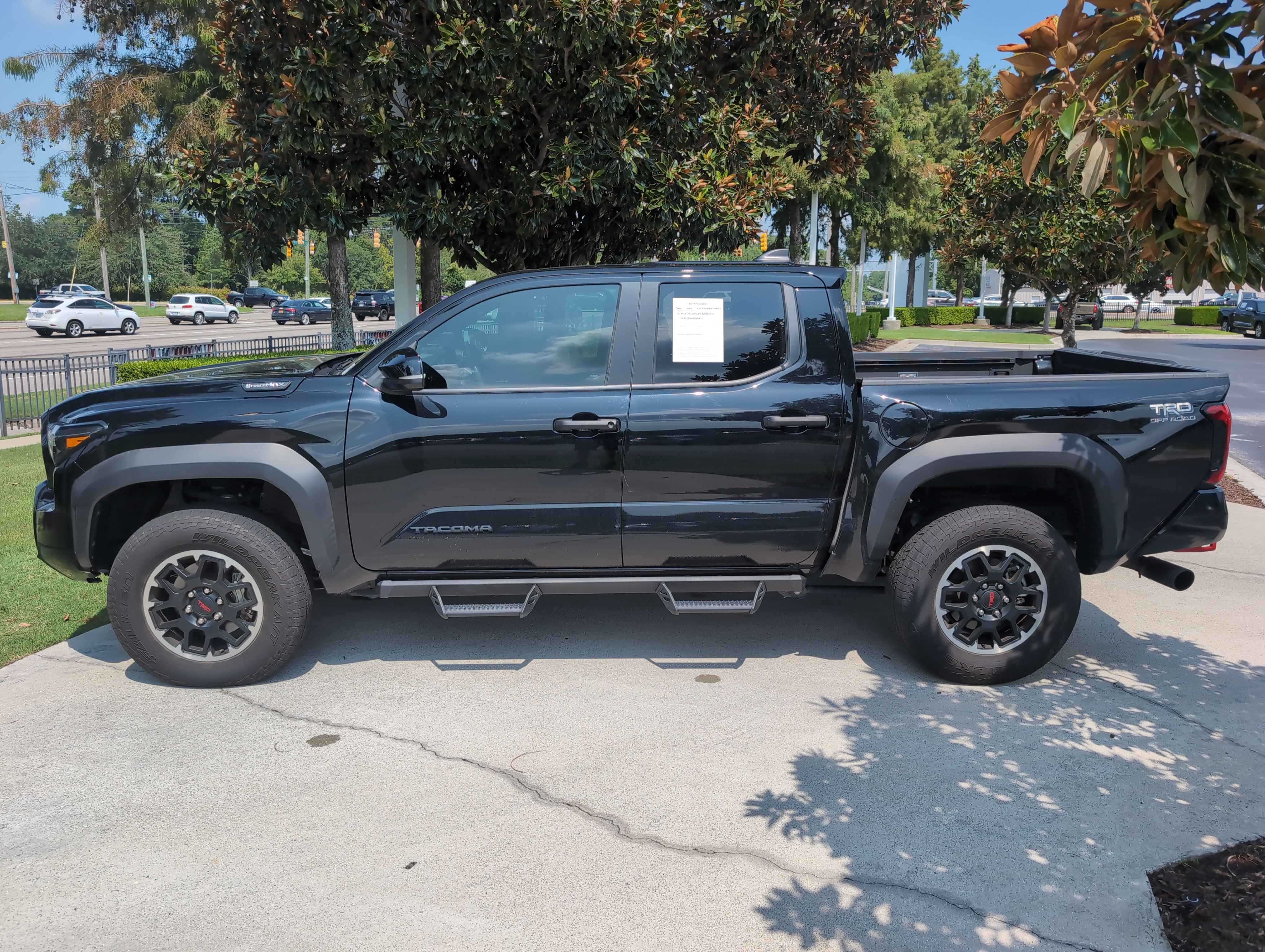 Used 2024 Toyota Tacoma TRD Off-Road w/ TRD Off Road Upgrade Package AWD/4WD image 7