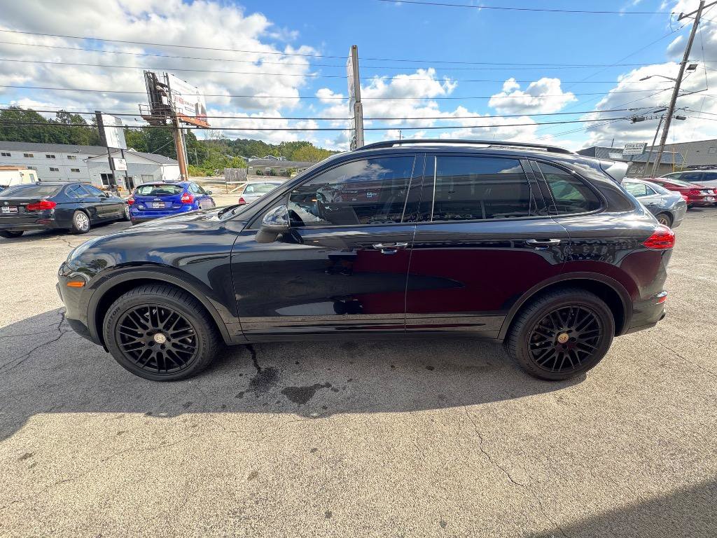 Used 2016 Porsche Cayenne S AWD/4WD image 6