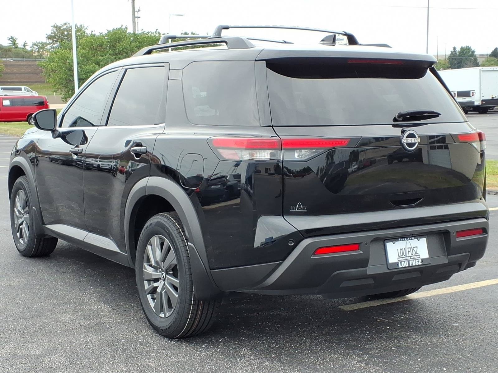 Used 2022 Nissan Pathfinder SV AWD/4WD image 5