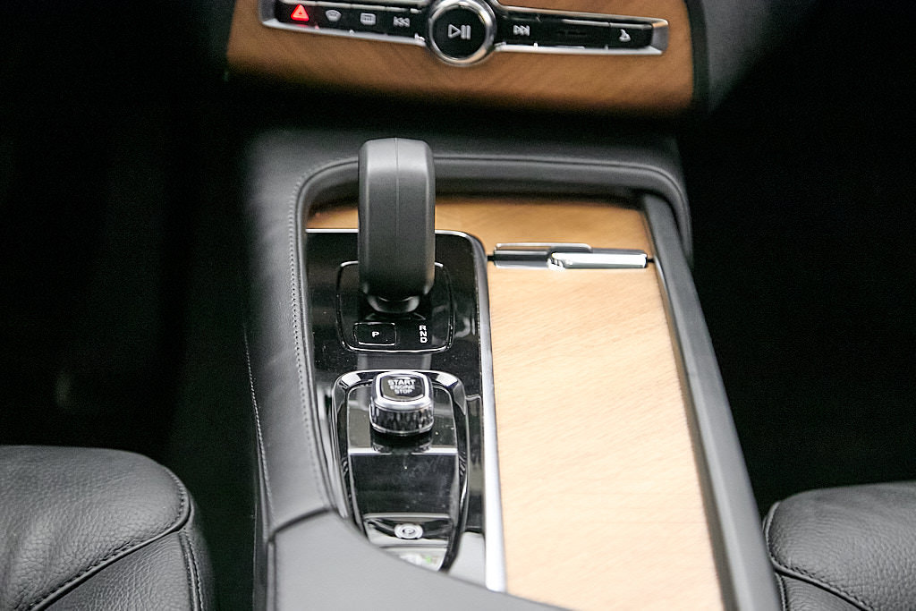 Certified 2024 Volvo XC90 B6 Plus w/ Protection Package Premier AWD/4WD image 32