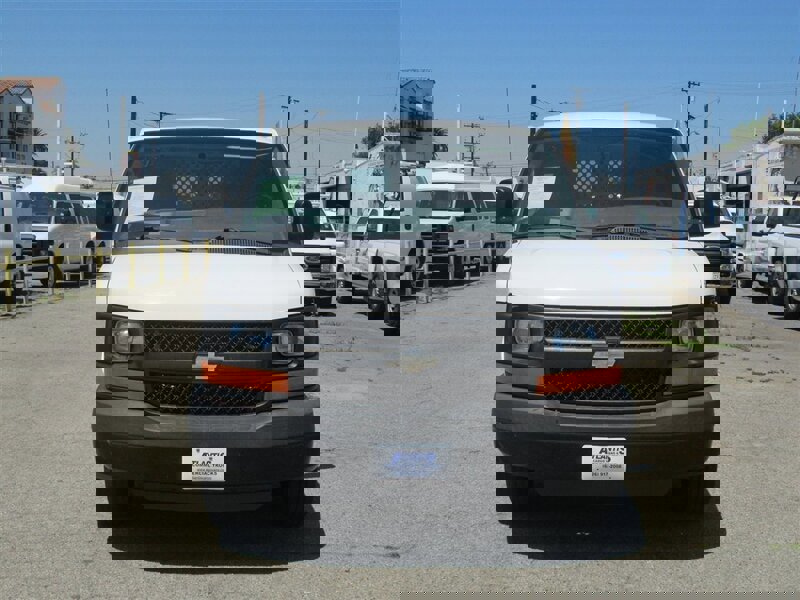 Used 2014 Chevrolet Express 2500 image 5