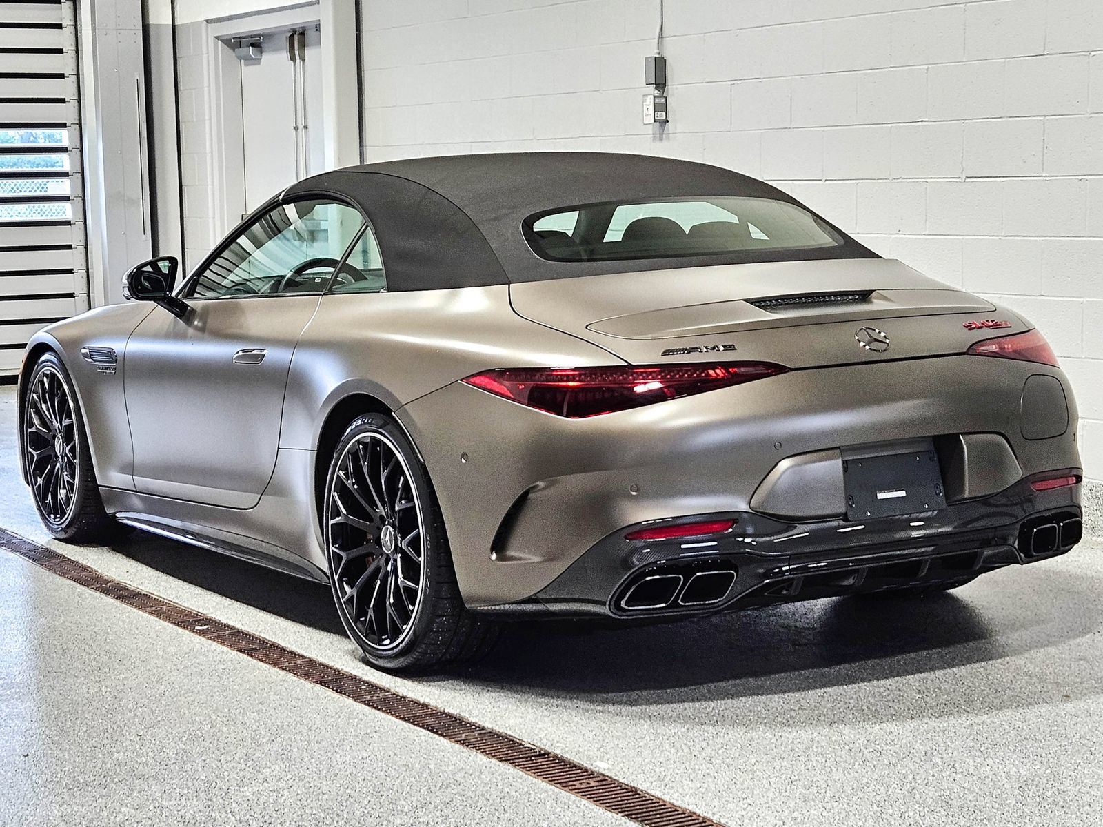 Certified 2025 Mercedes-Benz SL 63 AMG S e Performance 4MATIC image 8