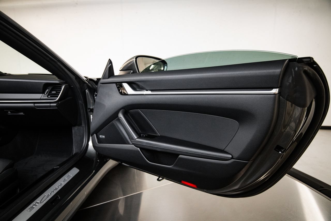 Certified 2020 Porsche 911 Carrera 4S AWD/4WD image 27