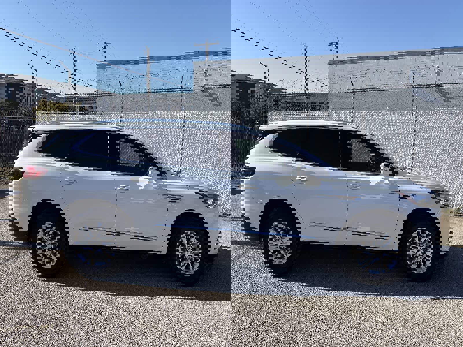 Used 2019 Buick Enclave Essence image 24