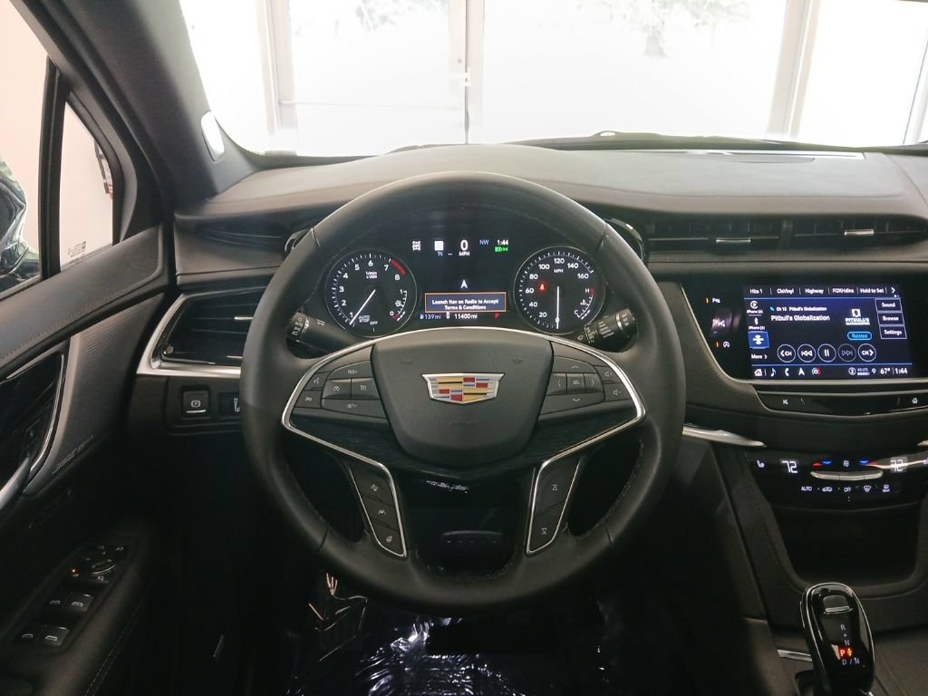 Certified 2025 Cadillac XT5 Premium Luxury w/ Technology Package AWD/4WD image 18