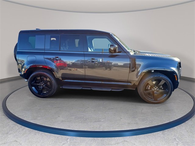 New 2025 Land Rover Defender 110 V8 image 4