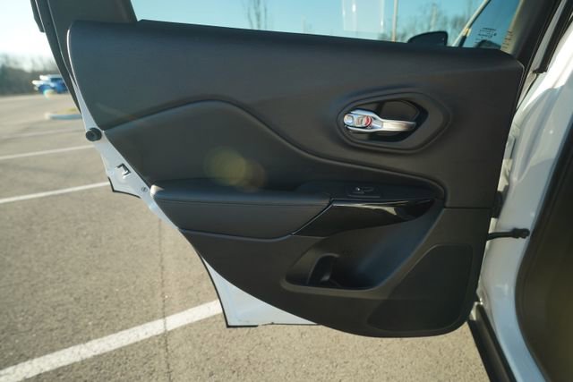 Used 2021 Jeep Cherokee Latitude Plus image 15