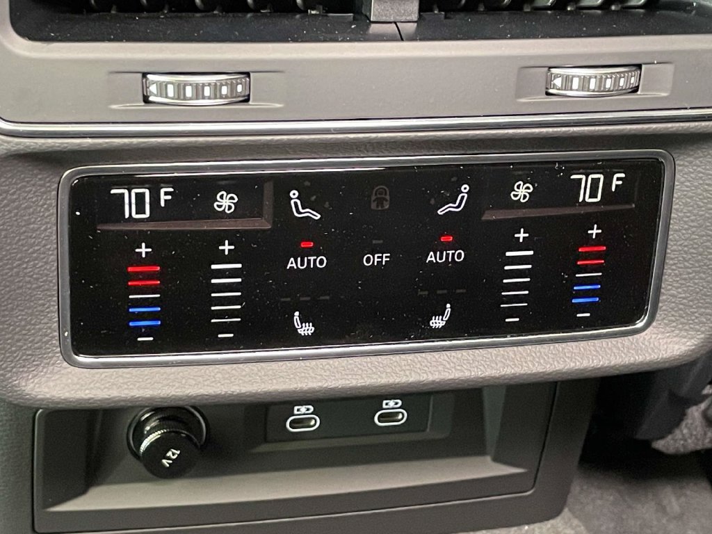 New 2026 Audi SQ8 Prestige AWD/4WD image 25