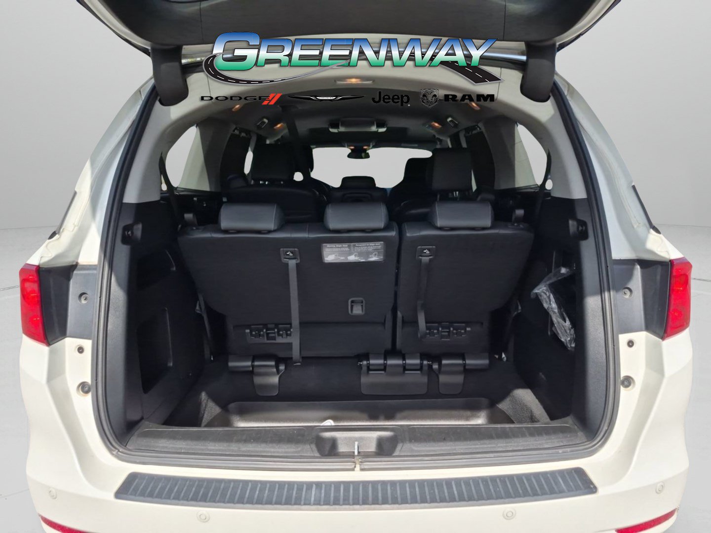 Used 2023 Honda Odyssey Touring image 7