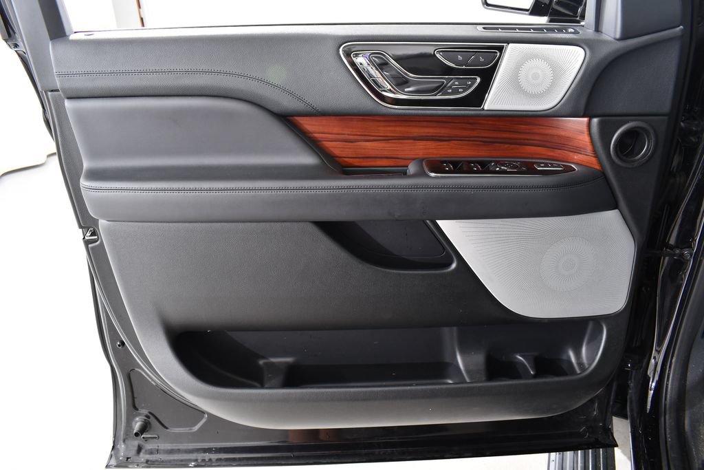 Used 2024 Lincoln Navigator L Reserve AWD/4WD image 25