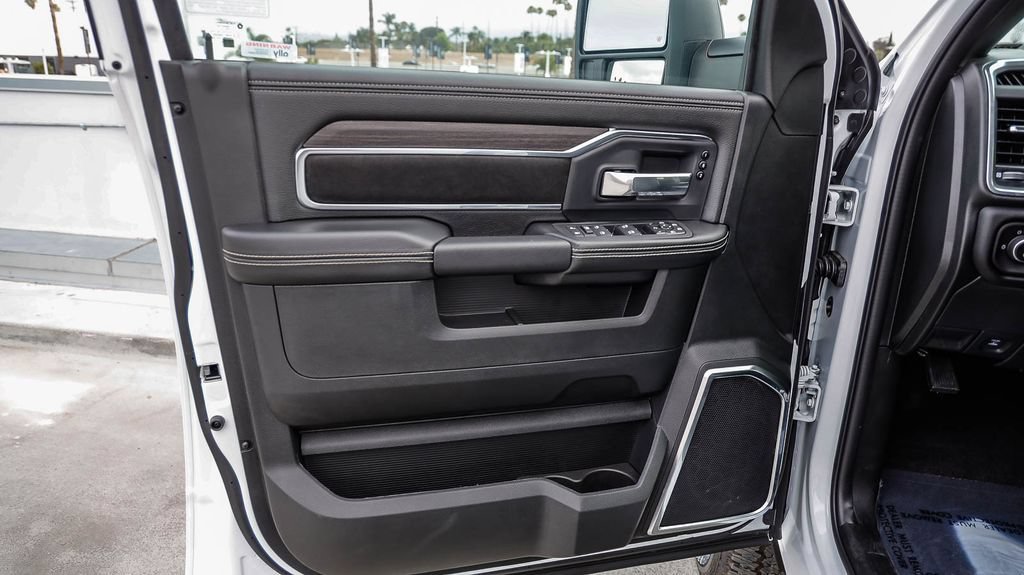 New 2026 RAM 2500 Laramie w/ Night Edition AWD/4WD image 25