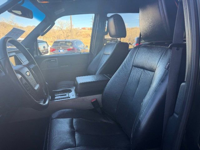 Used 2016 Ford Expedition XLT w/ Equipment Group 202A AWD/4WD image 20