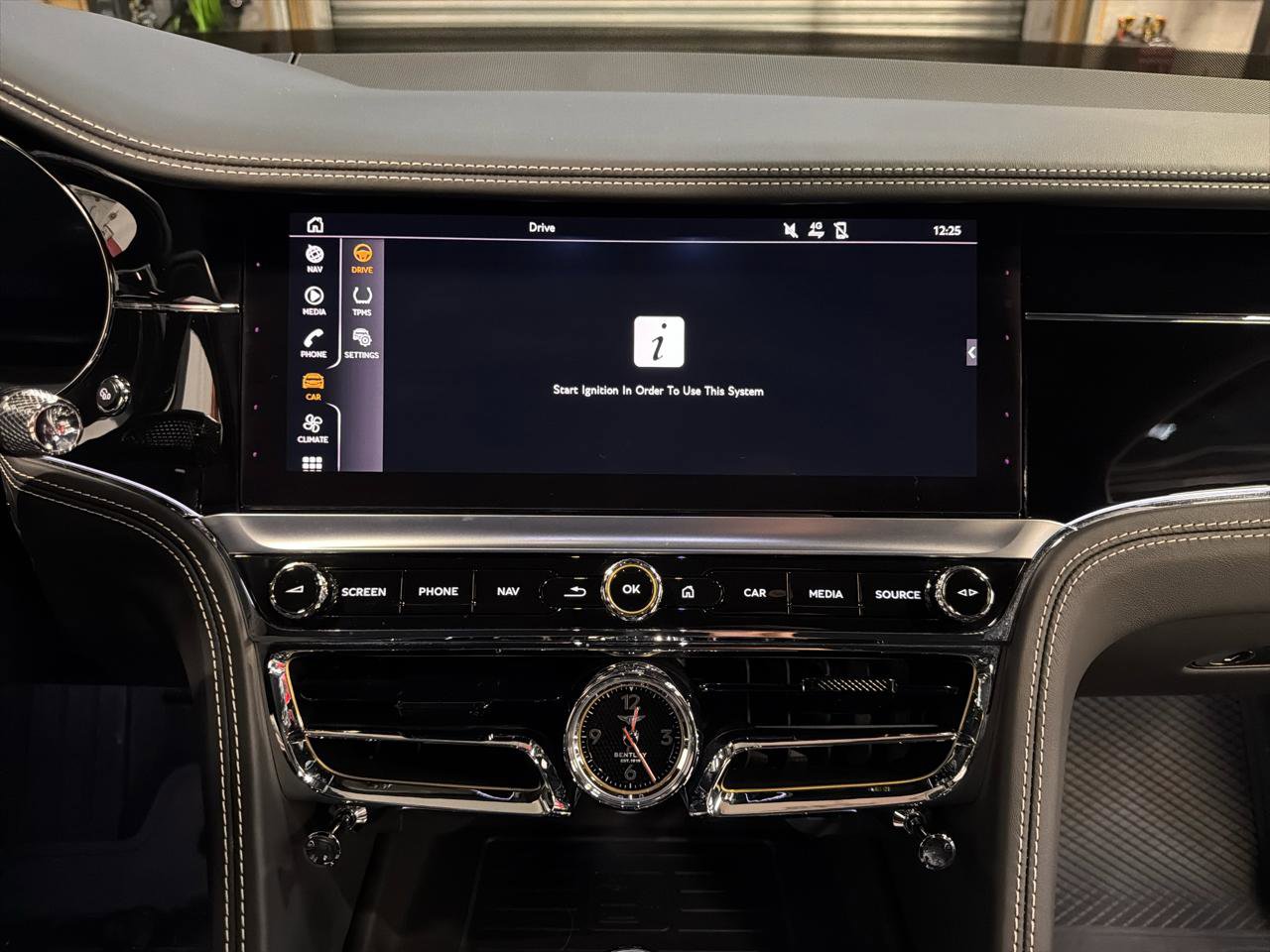 Used 2022 Bentley Flying Spur V8 image 20