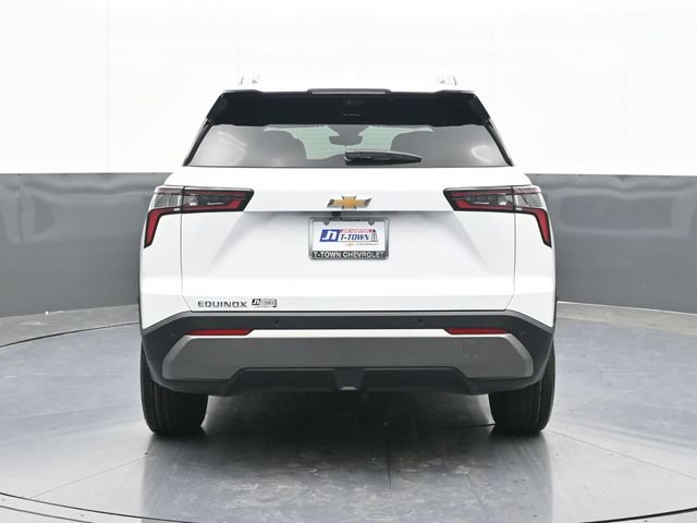 New 2026 Chevrolet Equinox LT w/ Convenience Package II FWD image 8