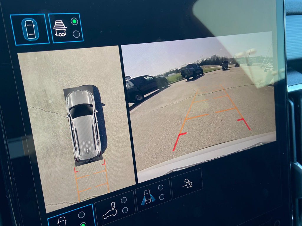 Used 2025 GMC Acadia Elevation image 22