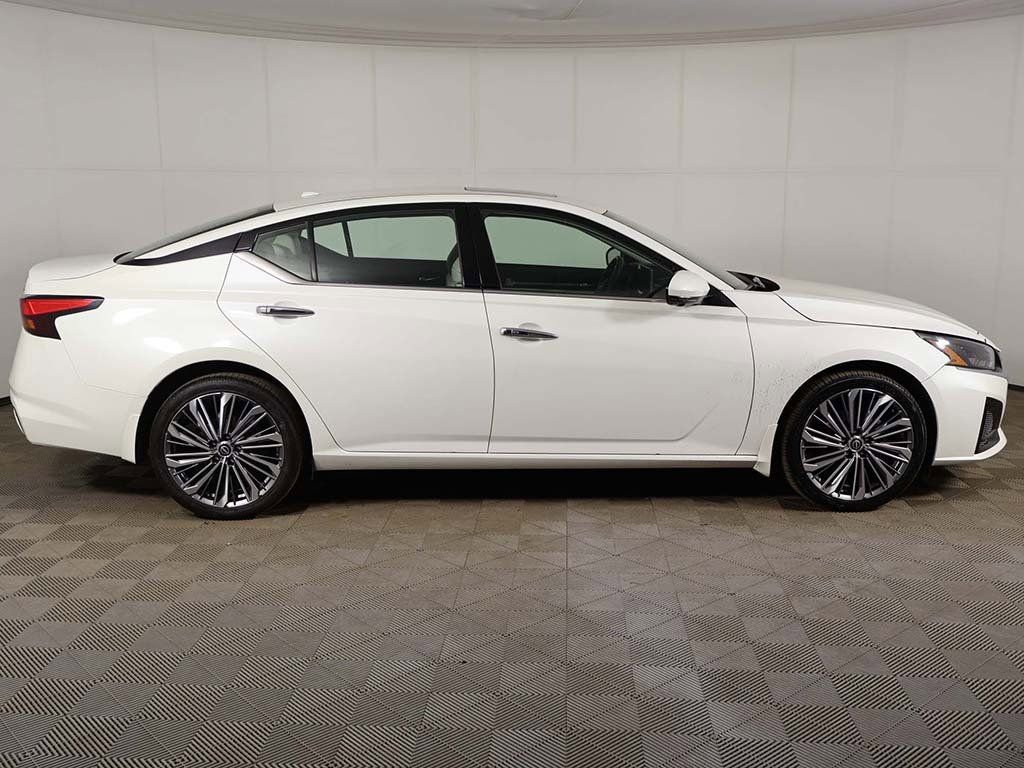 Used 2024 Nissan Altima 2.5 SL image 14
