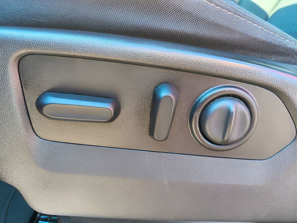 Used 2020 Chevrolet Silverado 1500 LT w/ All-Star Edition image 18