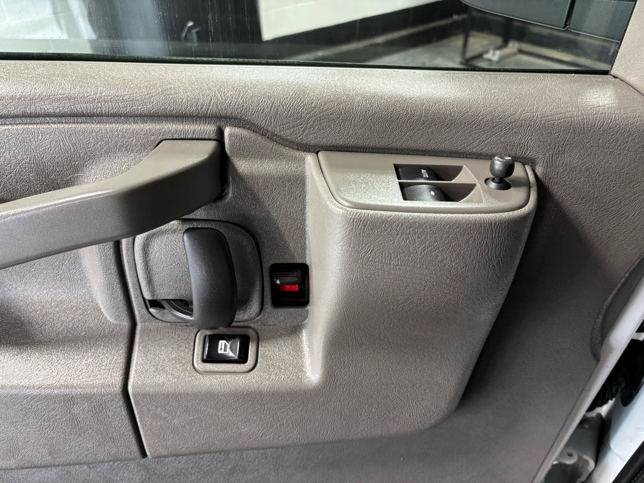 Used 2021 GMC Savana 2500 w/ Driver Convenience Package RWD image 21