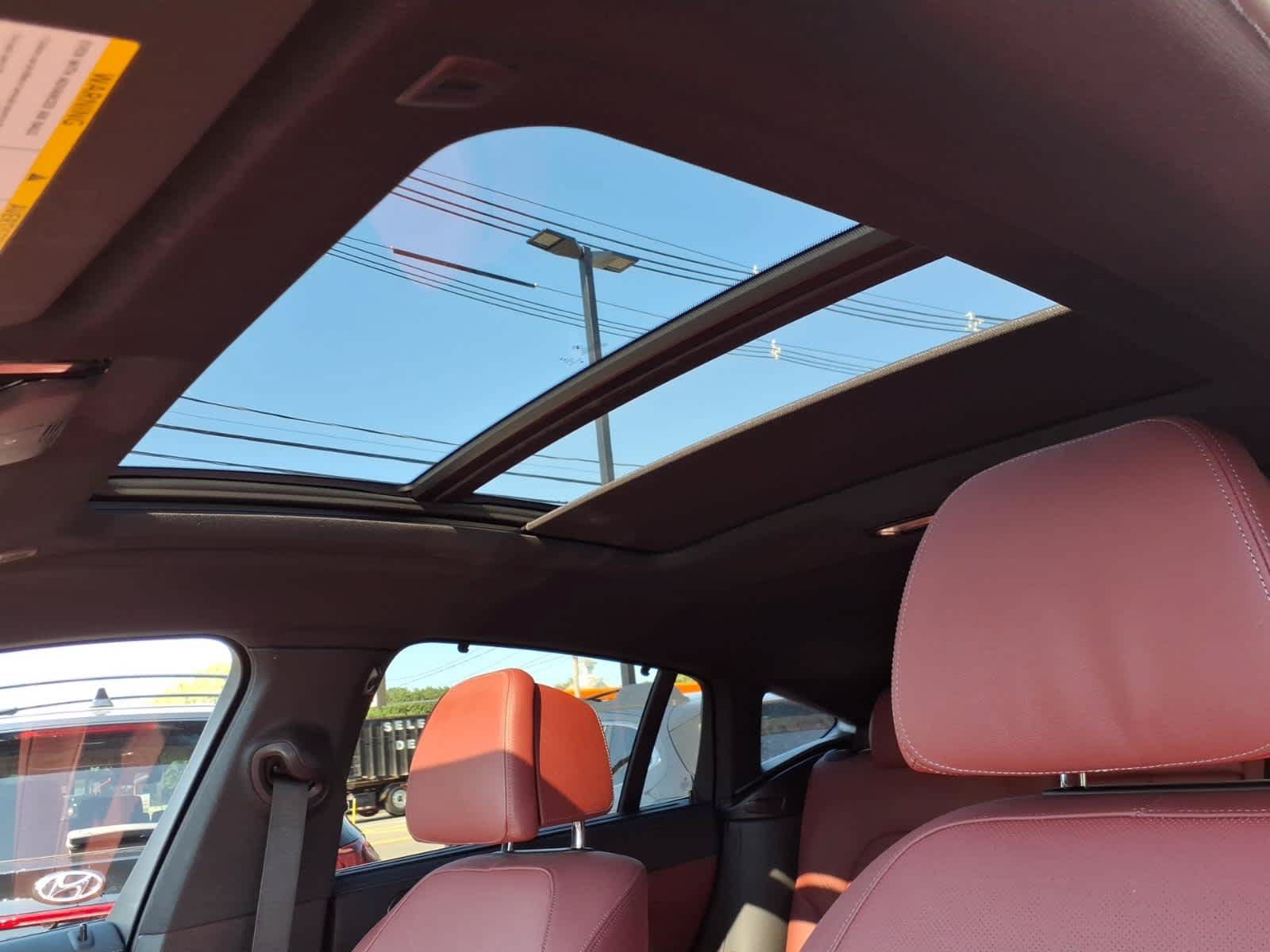 Used 2021 BMW X6 M50i w/ Premium Package AWD/4WD image 18