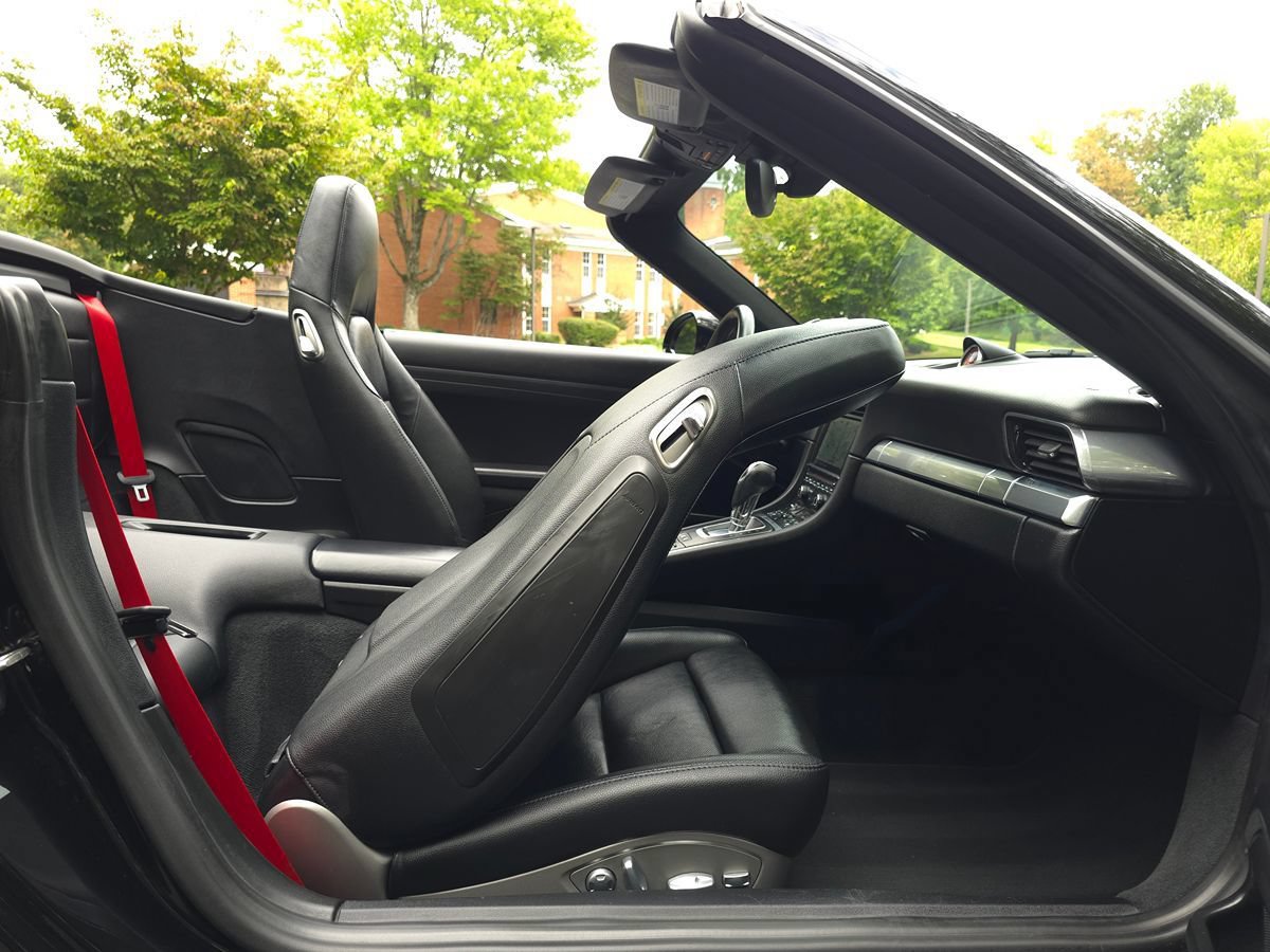 Used 2015 Porsche 911 Carrera 4S AWD/4WD image 24