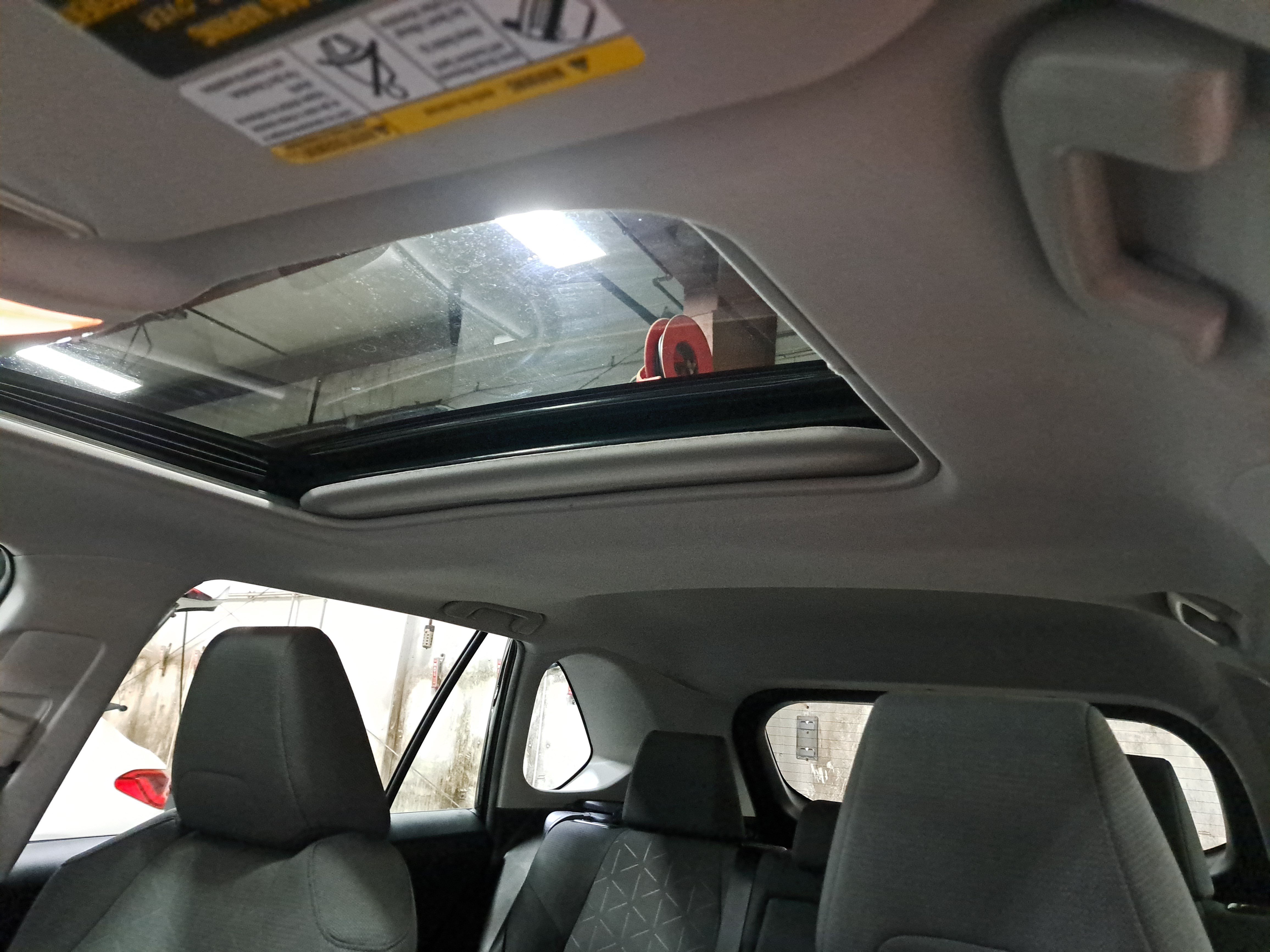 Used 2019 Toyota RAV4 XLE AWD/4WD image 30