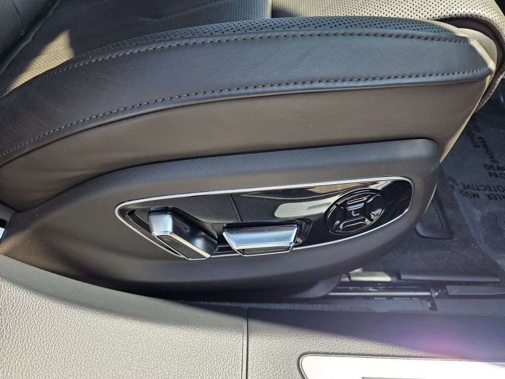 Used 2023 Audi A8 L 3.0T image 19