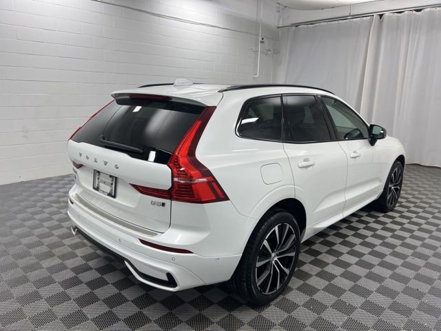 Used 2023 Volvo XC60 B5 Plus w/ Climate Package image 5