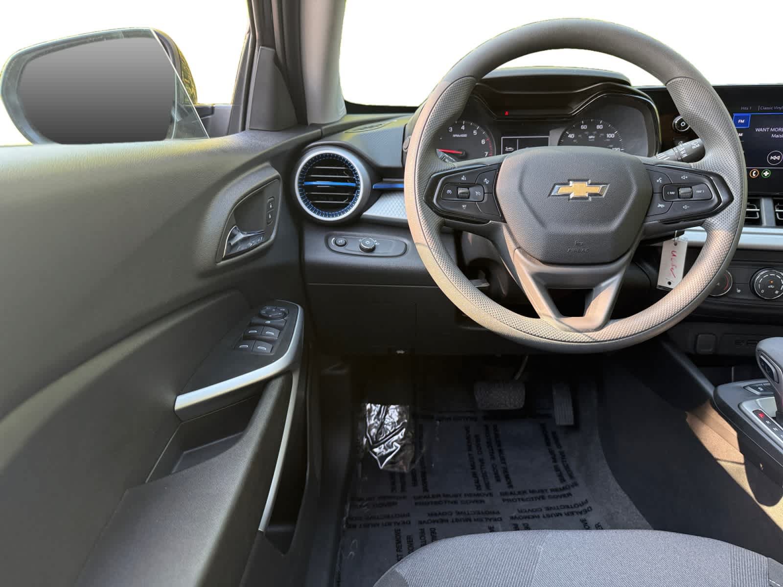 Used 2026 Chevrolet Trax LS w/ LS Convenience Package FWD image 21